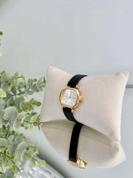 بند مشکی صفحه سفید