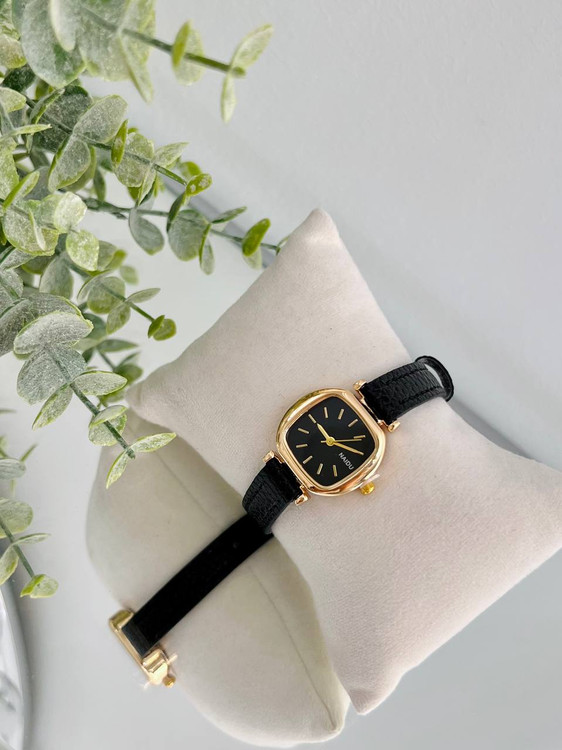 بند مشکی صفحه مشکی