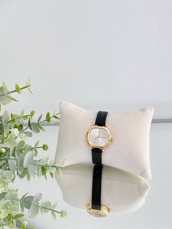 بند مشکی صفحه سفید