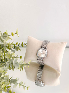 ساعت صفحه مربعی مینیمال برند کاسیو Casio